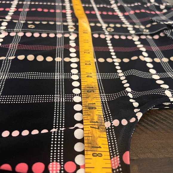 SOLD Tommy Hilfiger Women's Black and Pink Sleeveless Top - Picture 4 of 5